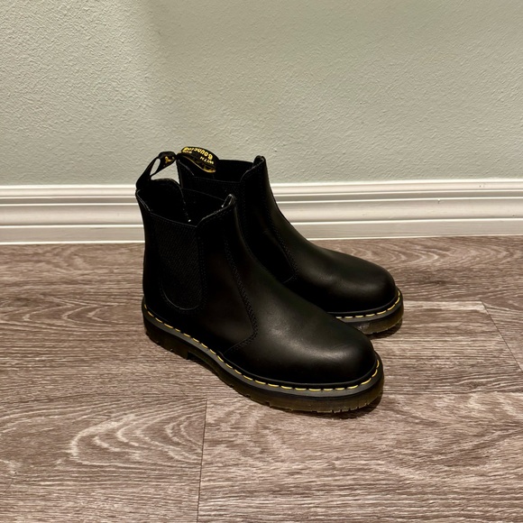Dr. Martens 2976 Chelsea Boots Size 39U/8US - 6UK/7US M - Picture 3 of 11